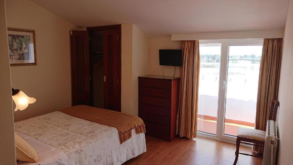Hotel Avenida Baiona Сабарис Экстерьер фото